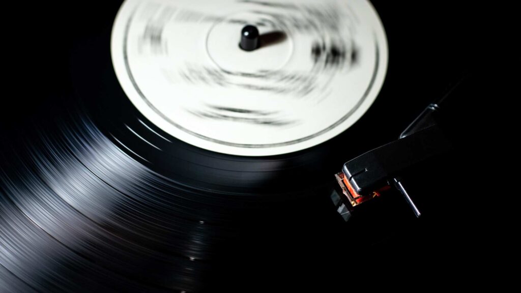 Plaat die muziek afspeelt